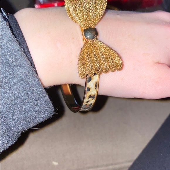 ✨🌻LEOPARD Print and Bow Bangle! - Picture 3 of 3